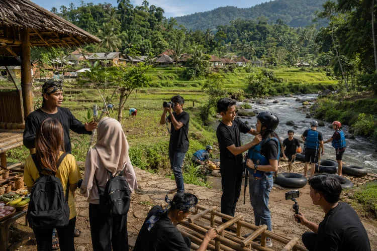 Pemuda Desa dan Generasi Kreatif Cisande
