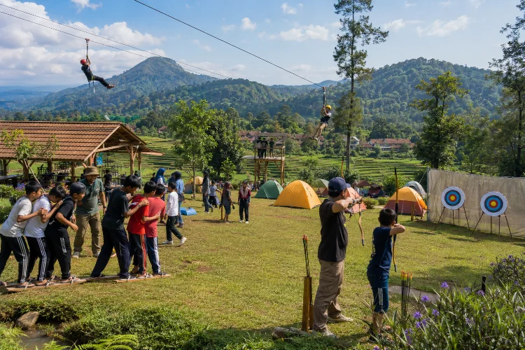 Outbound, Panahan, Flying Fox, dan Camping Ground di Cisande